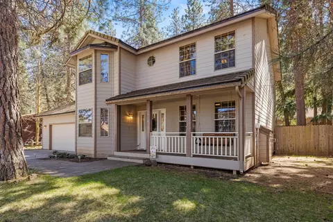 1050 Wild Plum Dr, Klamath Falls, OR 97601