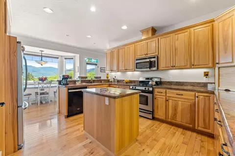 2229 SE Linden Ln, Grants Pass, OR 97527