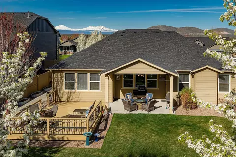 2744 SW 47th St, Redmond, OR 97756