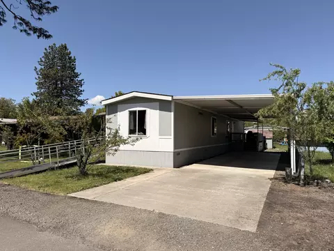 20 Brophy Way UNIT 2, Shady Cove, OR 97539