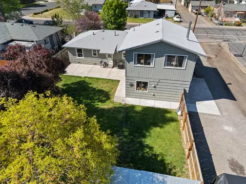 332 N 2nd St, Central Point, OR 97502 photo 41