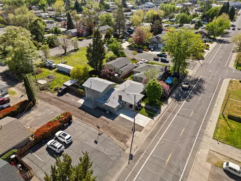 332 N 2nd St, Central Point, OR 97502 photo 31