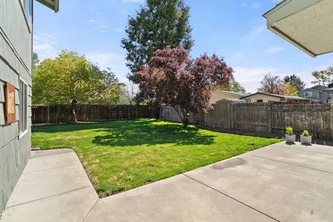 332 N 2nd St, Central Point, OR 97502 photo 24