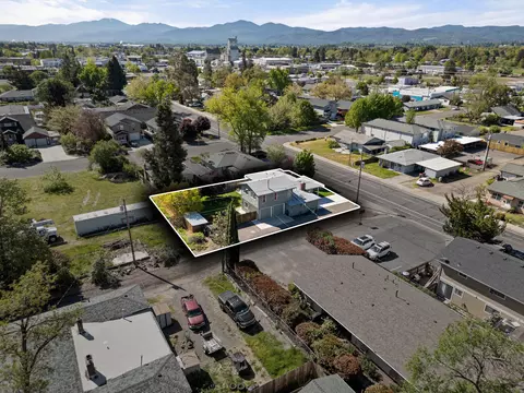 332 N 2nd St, Central Point, OR 97502 photo 27