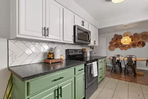 332 N 2nd St, Central Point, OR 97502 photo 11