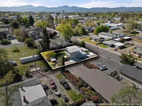332 N 2nd St, Central Point, OR 97502 photo 26