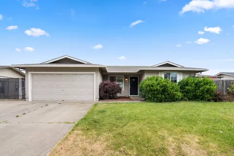 2880 Terrmont Loop, White City, OR 97503