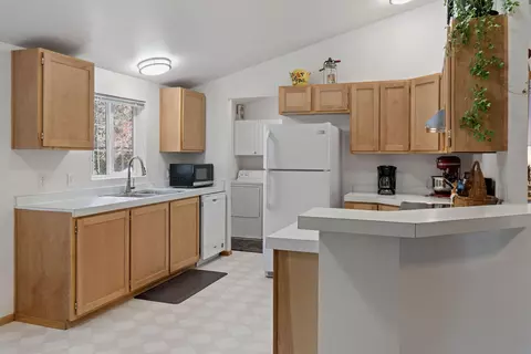 19175 Apache Rd, Bend, OR 97702 photo 5
