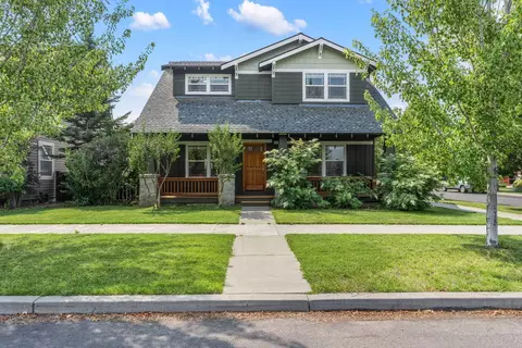 2727 NE Great Horned Pl, Bend, OR 97701