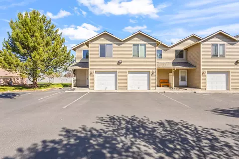 1460 SW 16th St, Redmond, OR 97756