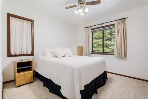 Bedroom - 57763 Yellow Rail Ln, Sunriver, OR 97707 photo 2 of 4