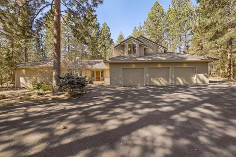 60060 River Bluff Trl, Bend, OR 97702