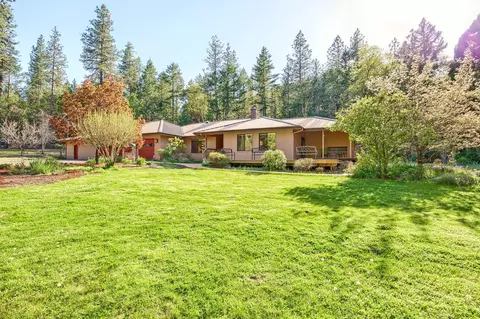 120 Lomas Rd, Jacksonville, OR 97530