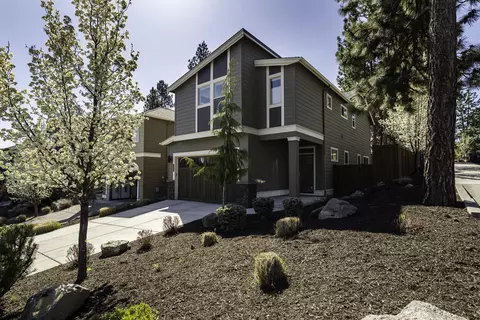 1210 NW Rockwood Ln, Bend, OR 97703