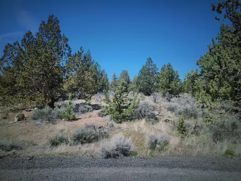 65415 78th St, Bend, OR 97703 photo 2