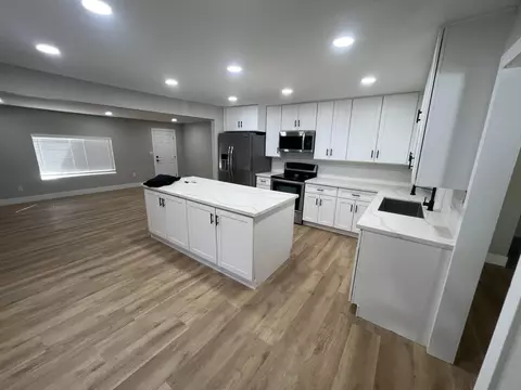 Kitchen - 2100 Laurel Rd, Cave Junction, OR 97523 photo 2 of 2