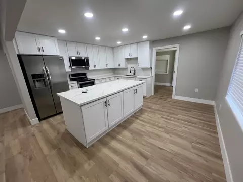 Kitchen - 2100 Laurel Rd, Cave Junction, OR 97523 photo 1 of 2