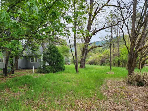 Exterior - 2100 Laurel Rd, Cave Junction, OR 97523 photo 7 of 7