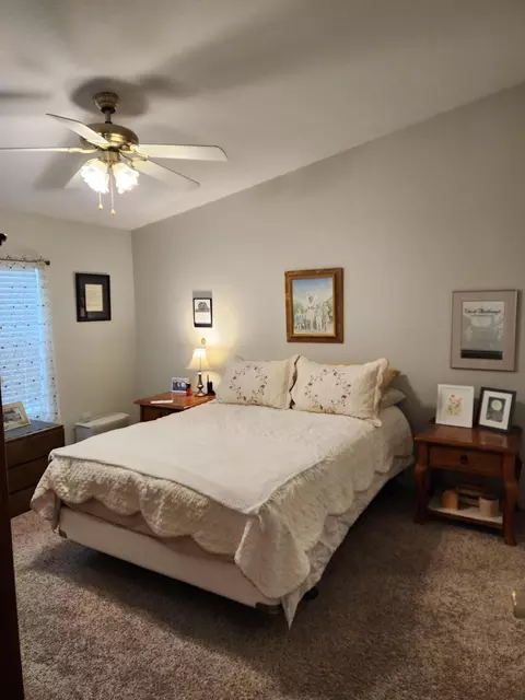 68 Bridgeport Dr, Eagle Point, OR 97524 photo 9