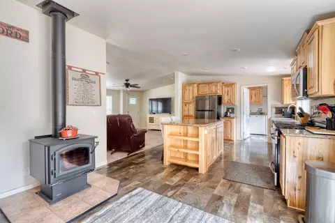 52648 Ammon Rd, La Pine, OR 97739 photo 9