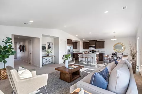 3427 NW 8th St # 11, Redmond, OR 97756