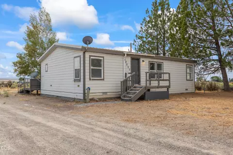 88052 Cedar St, Christmas Valley, OR 97641