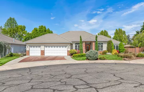 131 Spanish Bay Ct, Eagle Point, OR 97524