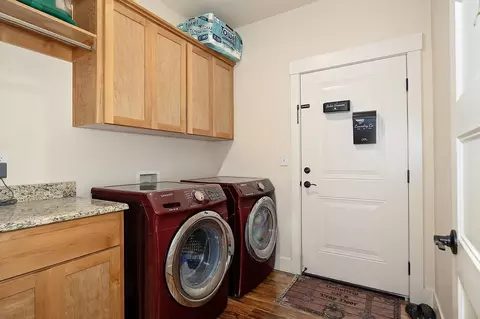 Other - 569 N Heights Dr, Eagle Point, OR 97524 photo 4 of 5