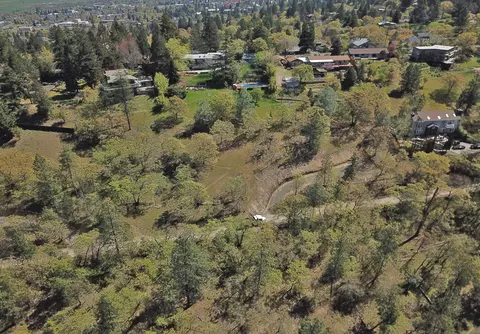 440 Glenview Dr, Ashland, OR 97520
