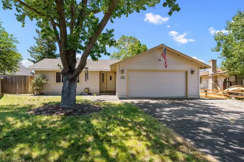 2501 Fontaine Cir, Medford, OR 97504