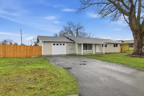 1687 Lillian St, Medford, OR 97501