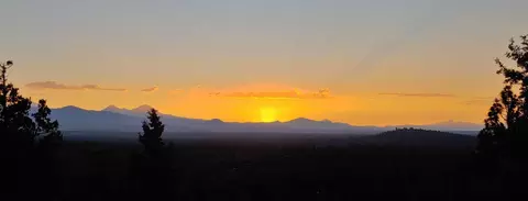 2803 NW Nightfall Cir, Bend, OR 97703