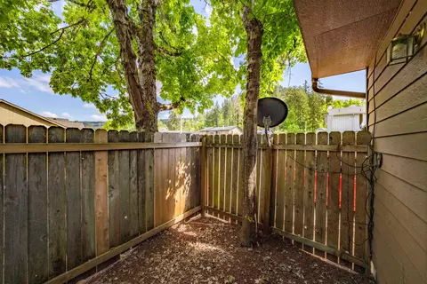 124 S 63rd St, Springfield, OR 97478 photo 32
