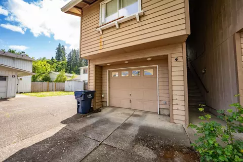 124 S 63rd St, Springfield, OR 97478 photo 10