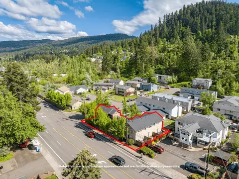124 S 63rd St, Springfield, OR 97478