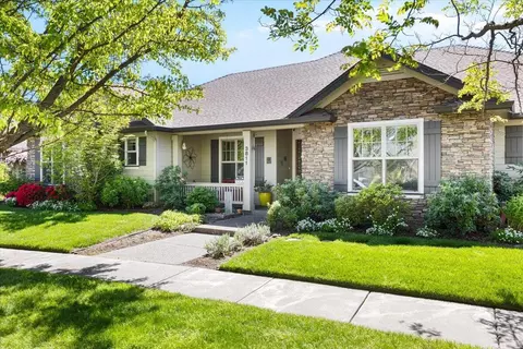 3811 Fieldbrook Ave, Medford, OR 97504