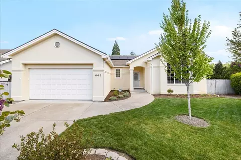 665 Mountain View Dr, Medford, OR 97504