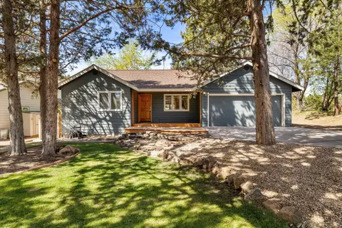 63045 Moonstone Ln, Bend, OR 97703