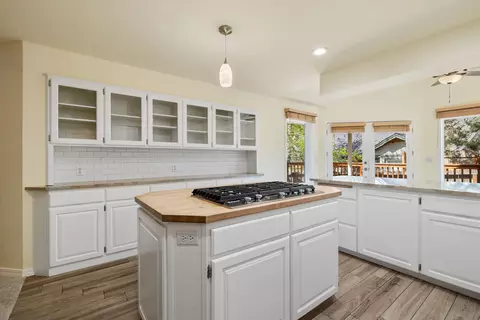63045 Moonstone Ln, Bend, OR 97703 photo 12