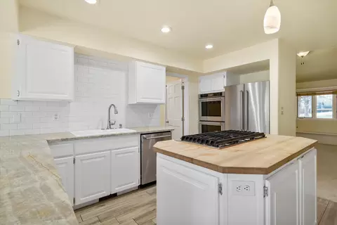 63045 Moonstone Ln, Bend, OR 97703 photo 14
