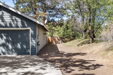 63045 Moonstone Ln, Bend, OR 97703 photo 31