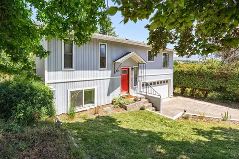 371 Patterson St, Ashland, OR 97520