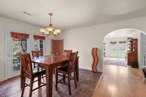 Dining - 149 Queens Branch Rd, Rogue River, OR 97537 photo 1 of 1