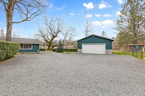 Exterior - 149 Queens Branch Rd, Rogue River, OR 97537 photo 5 of 15