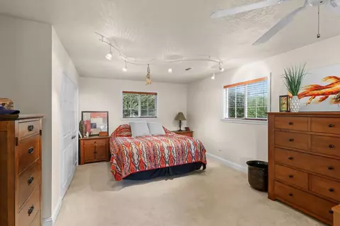 Bedroom - 149 Queens Branch Rd, Rogue River, OR 97537 photo 2 of 3
