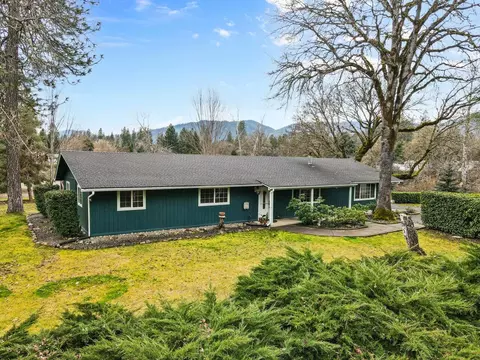 Exterior - 149 Queens Branch Rd, Rogue River, OR 97537 photo 2 of 15