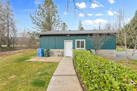 Exterior - 149 Queens Branch Rd, Rogue River, OR 97537 photo 4 of 15