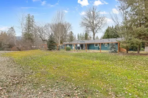 Exterior - 149 Queens Branch Rd, Rogue River, OR 97537 photo 14 of 15