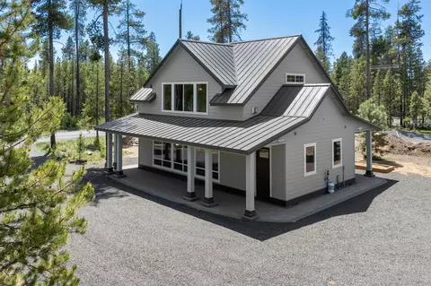 16932 Upland Rd, Bend, OR 97707