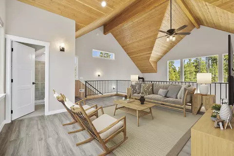 16932 Upland Rd, Bend, OR 97707